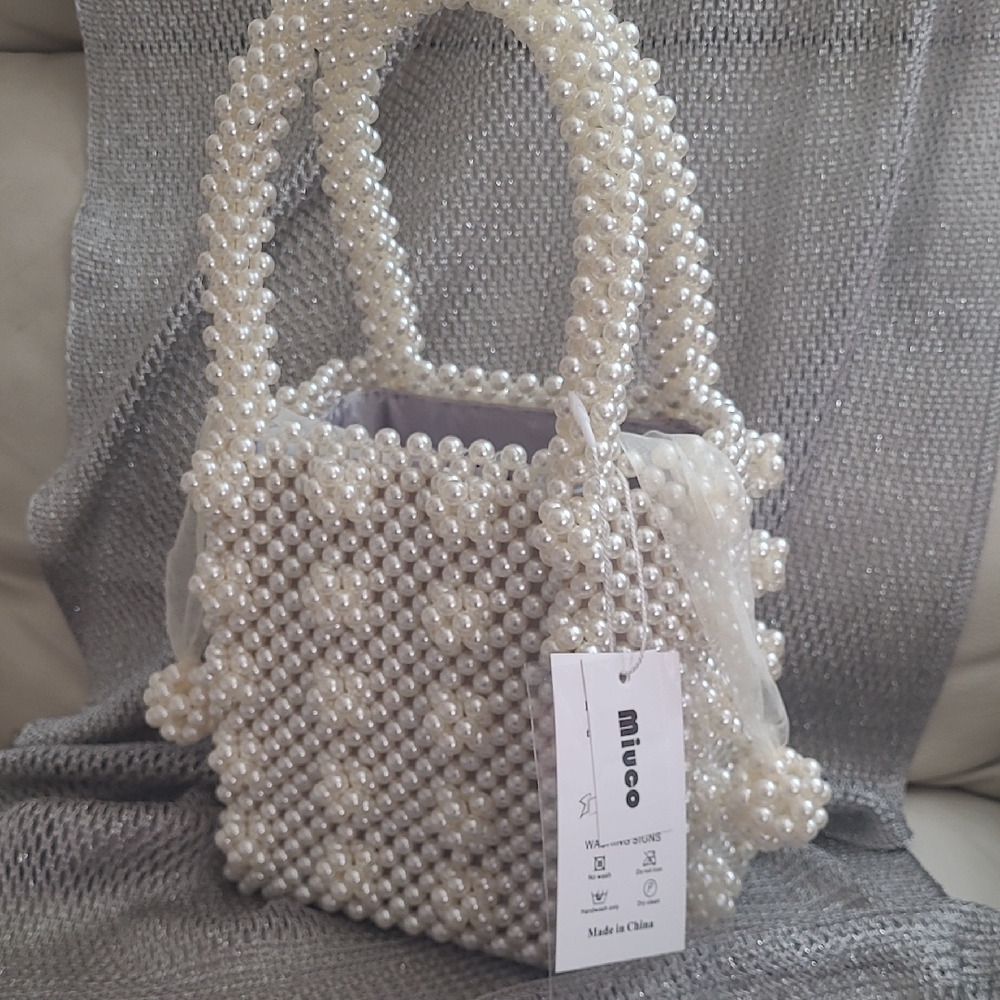 Miuco Pearl Beaded Handbag - White NWT Includes Silver Lining With Pearl Drawstr